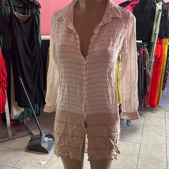 Women's Pink Button-Up Top - Picture 1 of 8